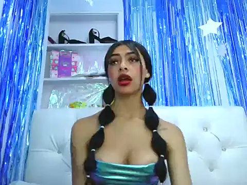 laylahotl online show from October 3, 2025, 1:45 pm