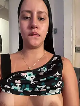 Snapshot of Natasha_Kiim_ chatting on February 15, 2026, 10:52 pm Natasha Kiim online show from February 15, 2026, 10:52 pm