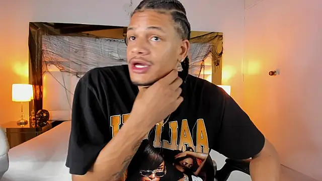 AmberandNick online show from October 18, 2025, 7:49 pm