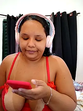 Snapshot of EggedGrowth chatting on October 22, 2025, 3:22 pm EggedGrowth online show from October 22, 2025, 3:22 pm