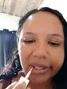 Snapshot of EggedGrowth chatting on October 29, 2025, 2:49 pm EggedGrowth online show from October 29, 2025, 2:49 pm