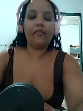 Snapshot of EggedGrowth chatting on November 6, 2025, 11:20 pm EggedGrowth online show from November 6, 2025, 11:20 pm