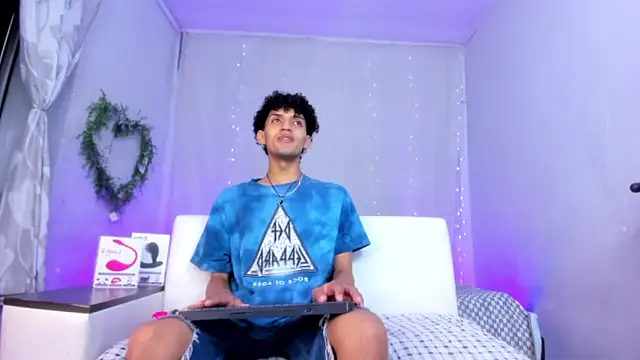 josesweet  online show from October 8, 2025, 6:52 pm