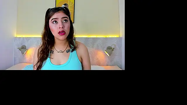 Snapshot of Annie_Evenss chatting on October 10, 2025, 3:51 am Annie Evenss online show from October 10, 2025, 3:51 am