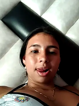 Snapshot of NileveSantanna chatting on March 19, 2026, 9:04 pm NileveSantanna online show from March 19, 2026, 9:04 pm