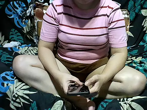 Ella marie14 online show from December 18, 2025, 1:11 am