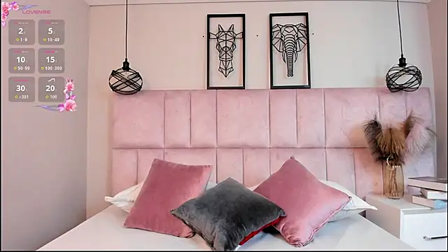 Charlotte hall  online show from December 15, 2025, 3:23 am