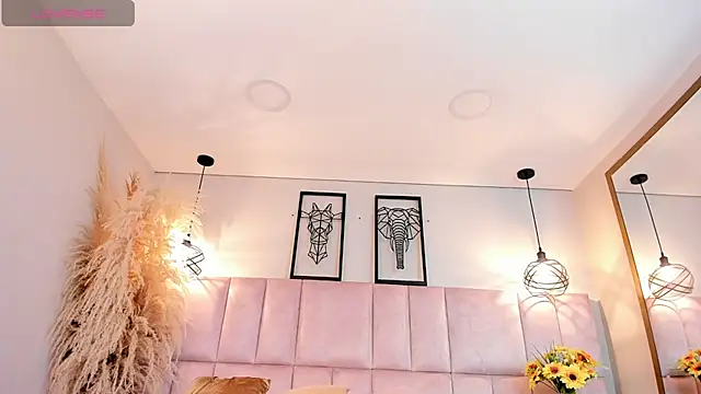 Snapshot of Charlotte_hall_ chatting on February 6, 2026, 3:13 am Charlotte hall online show from February 6, 2026, 3:13 am