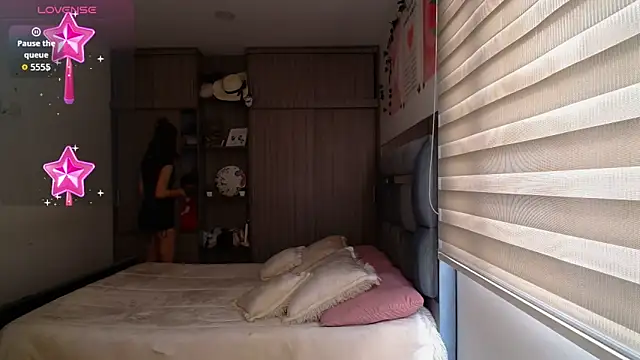 Snapshot of Kittyross chatting on February 5, 2026, 3:19 pm Kittyross online show from February 5, 2026, 3:19 pm