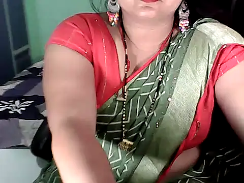 BABITA KUMARII online show from October 17, 2025, 8:32 pm