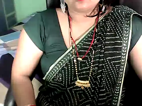 BABITA KUMARII online show from October 28, 2025, 5:23 pm