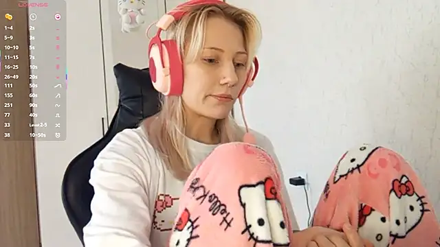 Snapshot of KandaceMassanelli chatting on October 4, 2025, 10:17 am KandaceMassanelli online show from October 4, 2025, 10:17 am