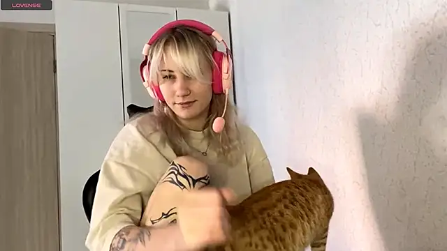 Snapshot of KandaceMassanelli chatting on October 18, 2025, 8:16 am KandaceMassanelli online show from October 18, 2025, 8:16 am