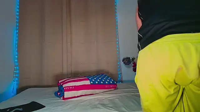 Snapshot of LucasGaeel chatting on January 6, 2026, 12:58 am LucasGaeel online show from January 6, 2026, 12:58 am