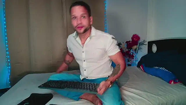 Snapshot of LucasGaeel chatting on January 8, 2026, 2:06 am LucasGaeel online show from January 8, 2026, 2:06 am