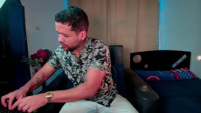 Snapshot of LucasGaeel chatting on December 15, 2025, 12:55 pm LucasGaeel online show from December 15, 2025, 12:55 pm