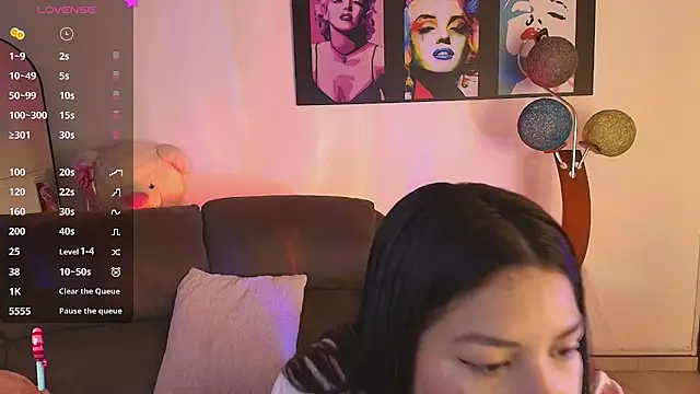 kloe28 online show from May 5, 2026, 3:53 am