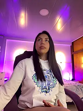 kloe28 online show from September 29, 2025, 3:46 am