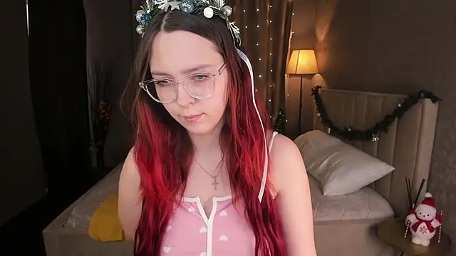 Monica  Queen online show from December 21, 2025, 5:31 am