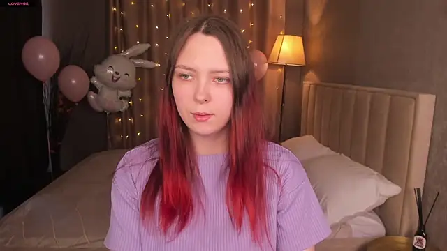 Monica  Queen online show from April 3, 2026, 5:25 am