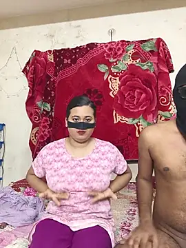 Love Queen11 online show from June 22, 2026, 4:37 pm