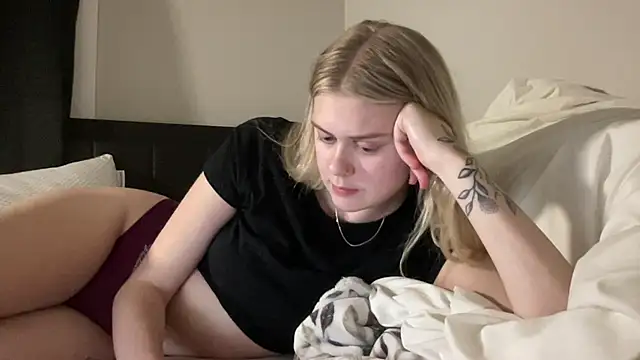 kittycreamgirl online show from October 8, 2025, 7:32 am