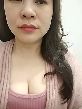 Girl Shy2000 online show from February 15, 2026, 10:52 pm