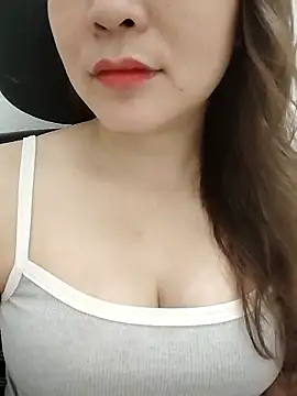 Girl Shy2000 online show from April 13, 2026, 2:10 pm