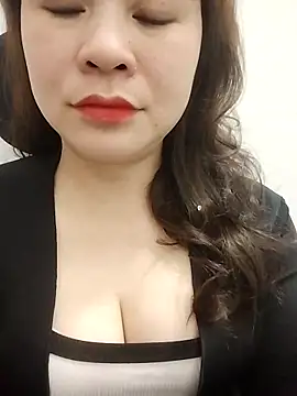 Girl Shy2000 online show from February 26, 2026, 3:34 pm