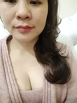 Girl Shy2000 online show from February 13, 2026, 5:40 am