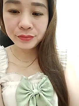 Girl Shy2000 online show from October 10, 2025, 12:17 pm