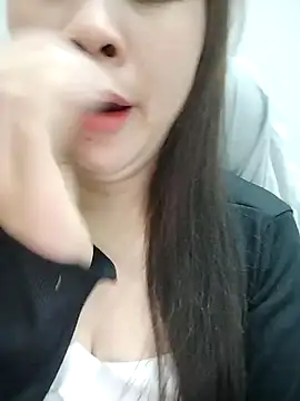 Girl Shy2000 online show from November 11, 2025, 10:15 pm