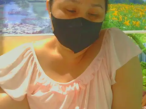 Kimkhaepretty online show from November 19, 2025, 3:45 pm