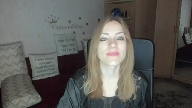 Tiffany Bates online show from October 13, 2025, 3:19 am