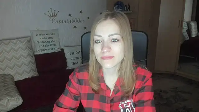 Tiffany Bates online show from November 5, 2025, 3:31 am