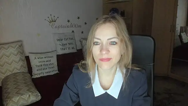 Tiffany Bates online show from October 12, 2025, 3:19 am