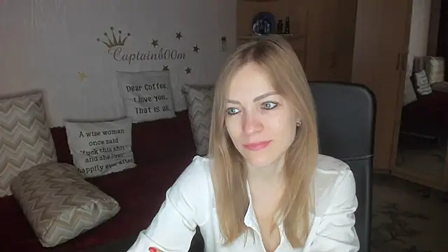 Tiffany Bates online show from October 3, 2025, 3:09 am