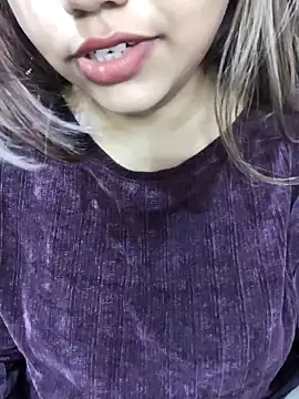 Miss Rose   online show from March 22, 2026, 4:05 am