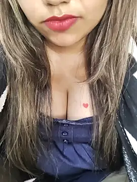 Miss Rose   online show from November 18, 2025, 7:28 pm