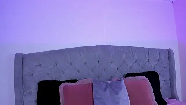 melevansxs online show from February 23, 2026, 4:36 am