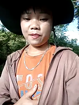 Snapshot of Samyy_xx chatting on October 17, 2025, 12:25 am Samyy xx online show from October 17, 2025, 12:25 am