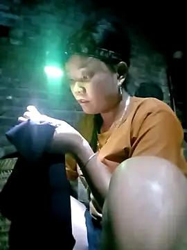 Snapshot of Samyy_xx chatting on November 3, 2025, 11:47 am Samyy xx online show from November 3, 2025, 11:47 am