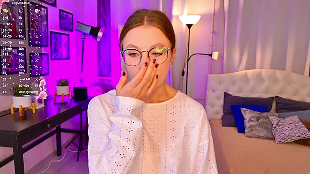 Bubblegum Babe  online show from October 19, 2025, 8:33 pm