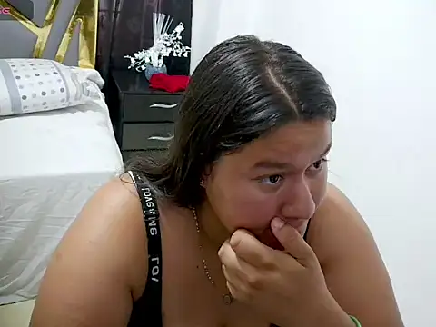 Snapshot of CAMILAGARCIA21 chatting on October 30, 2025, 2:36 pm CAMILAGARCIA21 online show from October 30, 2025, 2:36 pm