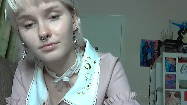 Snapshot of Paradoxy_ chatting on December 4, 2025, 9:14 pm Paradoxy online show from December 4, 2025, 9:14 pm