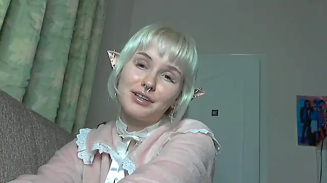 Snapshot of Paradoxy_ chatting on December 14, 2025, 7:52 pm Paradoxy online show from December 14, 2025, 7:52 pm