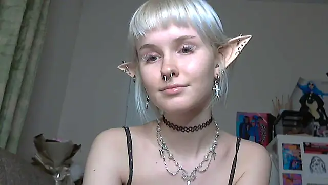 Snapshot of Paradoxy_ chatting on December 16, 2025, 7:51 pm Paradoxy online show from December 16, 2025, 7:51 pm