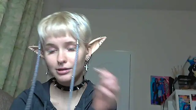 Snapshot of Paradoxy_ chatting on December 20, 2025, 9:39 pm Paradoxy online show from December 20, 2025, 9:39 pm