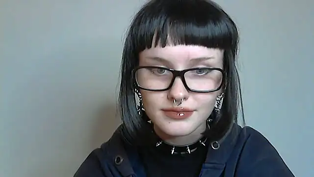 Snapshot of Paradoxy_ chatting on October 21, 2025, 7:24 pm Paradoxy online show from October 21, 2025, 7:24 pm