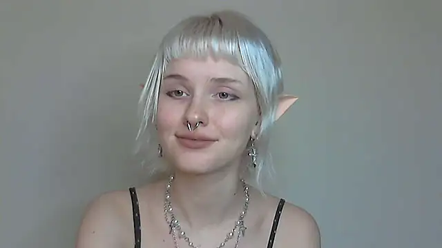 Snapshot of Paradoxy_ chatting on October 27, 2025, 6:53 pm Paradoxy online show from October 27, 2025, 6:53 pm